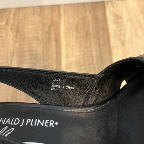 Donald J. Pliner 6M Vero Cuoio Vintage Open Toe Black Leather Heels - Picture 6 of 8